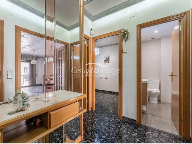 Casa adosada en venta en Canovelles. Casa adosada en venta en Canovelles. Casas adosadas.