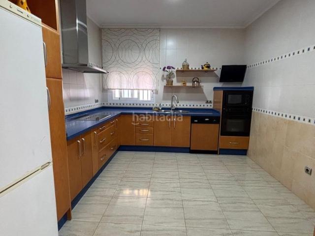 Casa adosada en venta en Cantillana. Tu nuevo hogar en Cantillana te espera! Casa adosada en venta!. Casas adosadas.