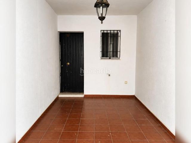 Casa adosada en venta en Cantillana. Se vende casa en casa en Cantillana. Casas adosadas.