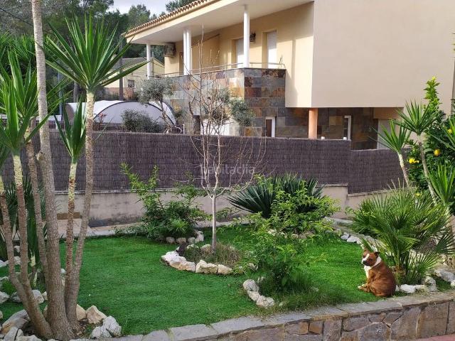 Casa adosada en venta en Canyelles. Casas adosadas.