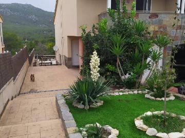 Casa adosada en Venta en Canyelles
