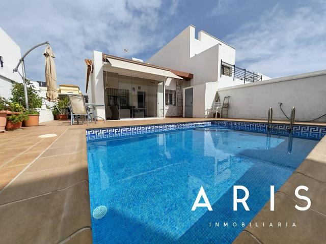 Casa adosada en Venta en Capellanía Retamar
