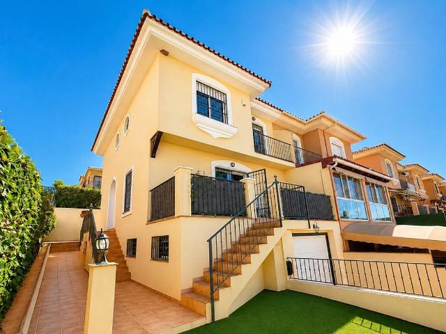 Casa adosada en Venta en Capellanía Retamar