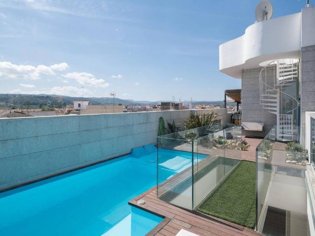 Casa adosada en Venta en Carcaixent