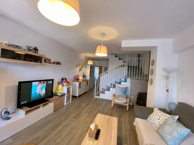 Casa adosada en Venta en Carboneras