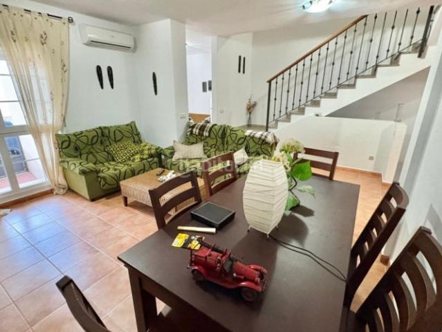 Casa adosada en venta en Carboneras. OCASION VIVIENDA COMO NUEVA. Casas adosadas.