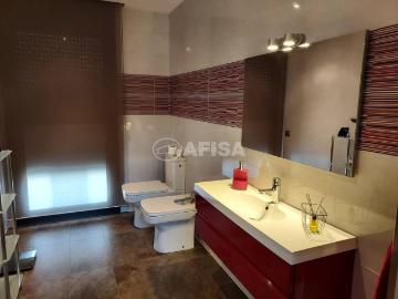 Casa adosada en venta en Cardedeu. Adosada de 500m Impecable para entrar a vivir en Cardedeu. Casas adosadas.