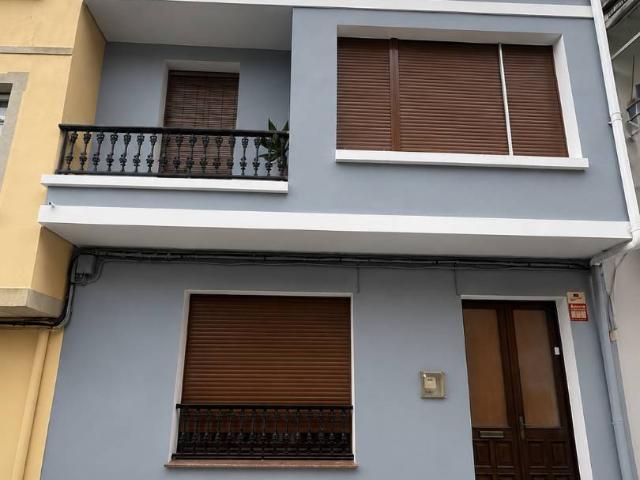 Casa adosada en Venta en Cariño