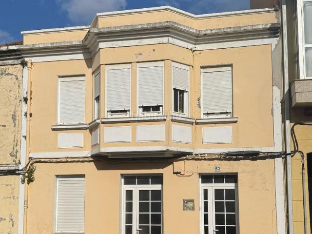 Casa adosada en venta en Cariño. Casa en venta en Av. Constitución. Casas adosadas.