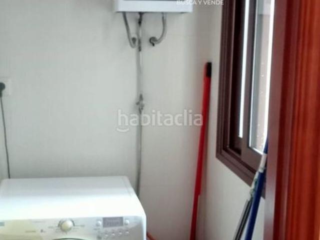 Casa adosada en venta en Carlota La. SE VENDE CASA DE 5 HABITACIONES MAS LOCAL EN EL RINCONCILLO, LA CARLOTA, CÓRDOBA. Casas adosadas Carlota.