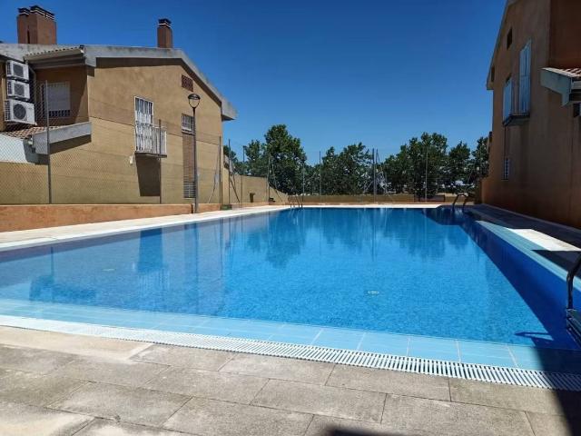 Casa adosada en Venta en Carretera de Sevilla Los Montitos