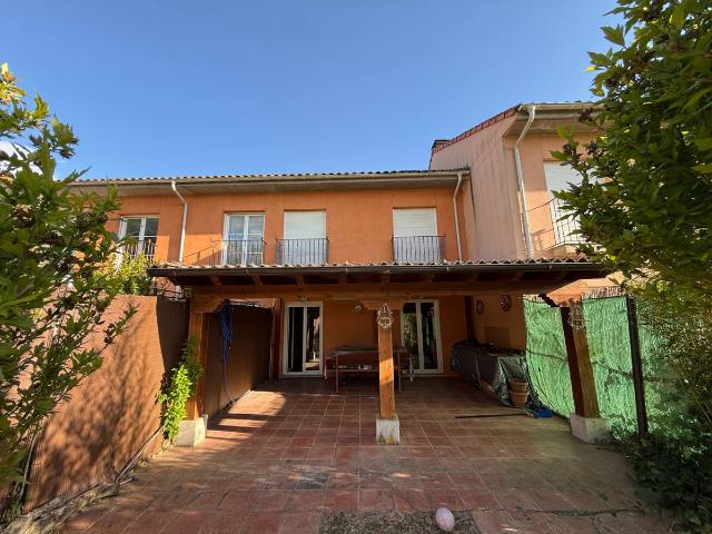 Casa adosada en Venta en Carrión de los Condes