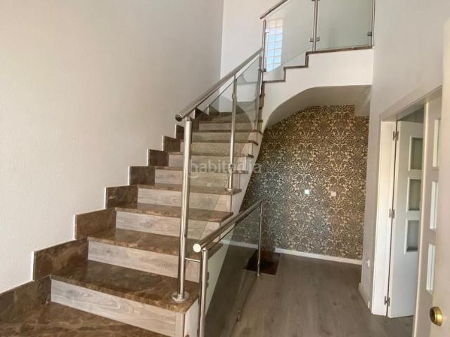 Casa adosada en venta en Cartagena, Polígono Santa Ana. EXCLUSIVA VIVIENDA CON PISCINA PRIVADA, JARDÍN Y GRAN SÓTANO EN RESIDENCIAL CASABLANCA. Casas adosadas.