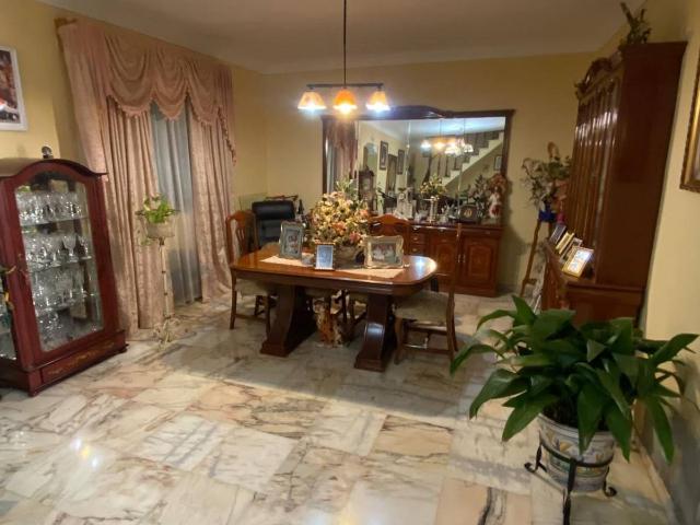 Casa adosada en Venta en Casco Antiguo