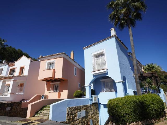 Casa adosada en Venta en Casco Antiguo
