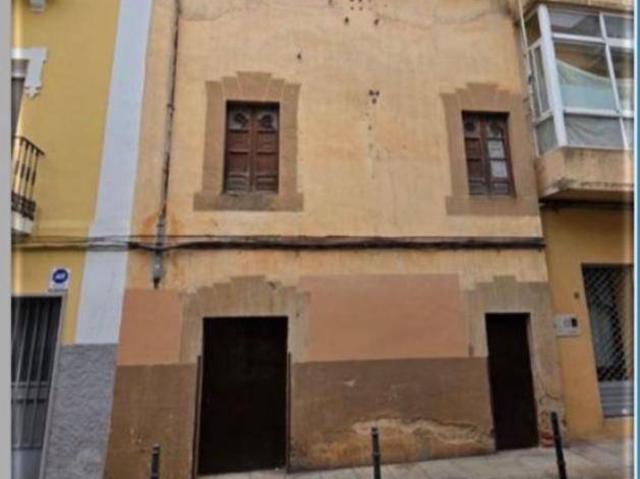 Casa adosada en Venta en Casco Antiguo