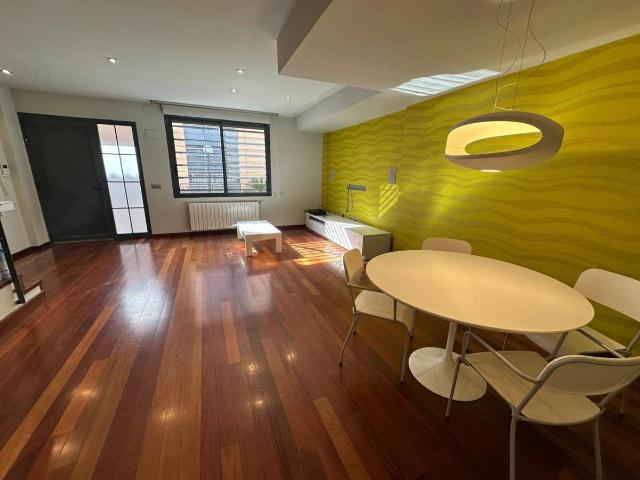 Casa adosada en Venta en Casco Antiguo Darremur