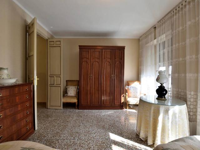 Casa adosada en Venta en Casco Histórico