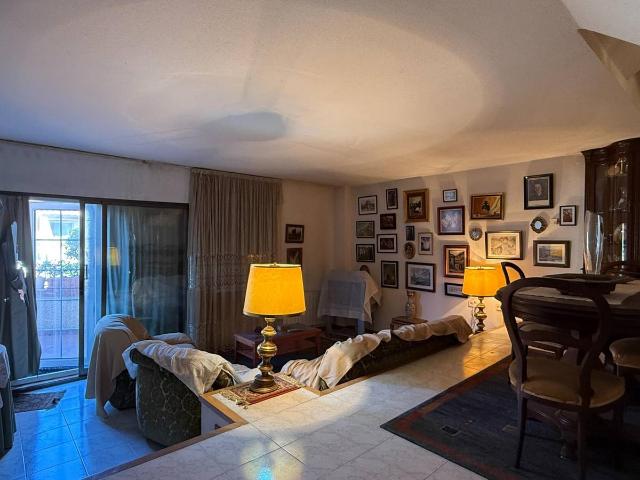 Casa adosada en Venta en Casco Histórico