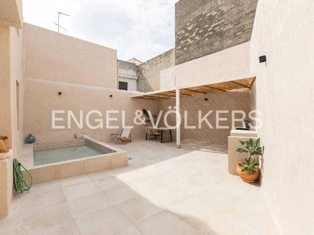 Casa adosada en Venta en Casco Urbano