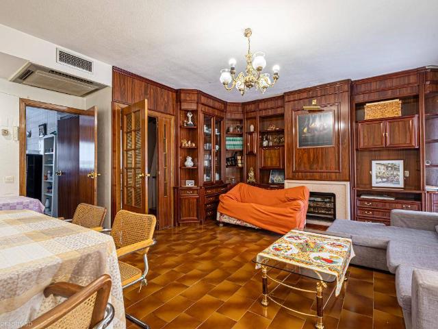 Casa adosada en Venta en Casco Urbano