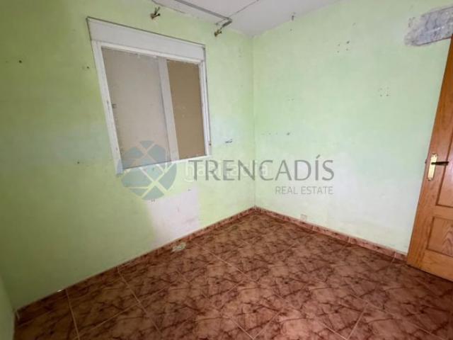 Casa adosada en venta en Casar de Escalona El. Chalet de 2 plantas con jardín y garaje !Vivienda unifamiliar independiente de 199 m con amplio jardín a la venta en El Casar de E. Casas adosadas.