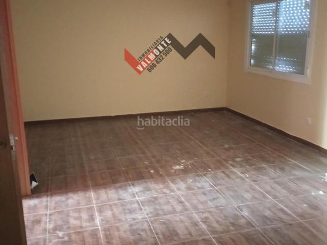 Casa adosada en venta en Casar de Escalona El. Adosado en venta en El Casar De Escalona, 4 dormitorios. Casas adosadas Casar de Escalona.