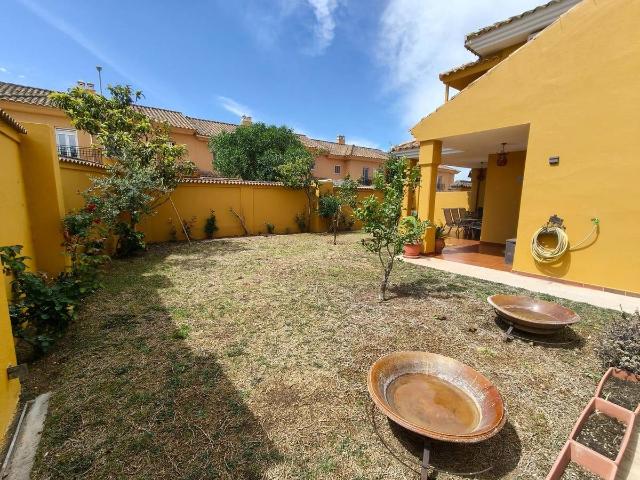 Casa adosada en Venta en Casines