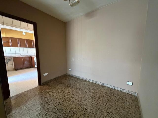 Casa adosada en venta en Casinos. ADOSADO ESQUINERO A LA VENTA EN CASINOS. Casas adosadas.