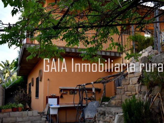 Casa adosada en Venta en Caspe