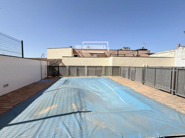 Casa adosada en venta en Castelló de Rugat. Adosado seminuevo con piscina y garaje en Castelló de Rugat. Casas adosadas Castelló de.