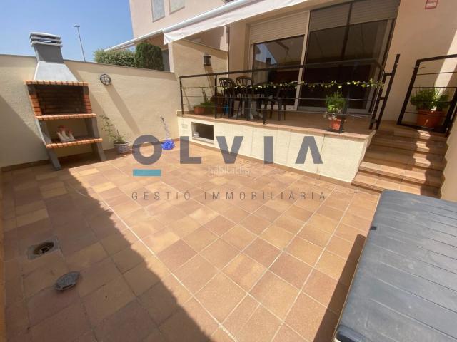 Casa adosada en venta en Castellar del Vallès, Eixample Can Bogunyà. GRAN CASA EN PERFECTO ESTADO CON GARAJE PARA 2 COCHES. Casas adosadas Castellar del.