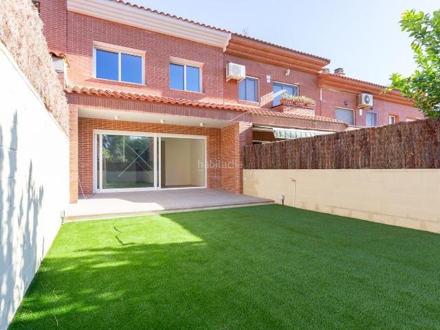 Casa adosada en venta en Castellbisbal. Casas adosadas.