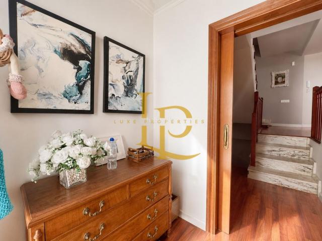 Casa adosada en venta en Castellbisbal. ESPECTACULAR CASA ADOSADA CON TERRAZAS, JARDIN Y PARKING EN CASTELLBISBAL. Casas adosadas.