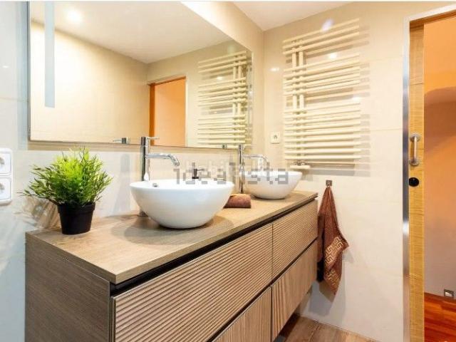 Casa adosada en venta en Castelldefels, Bellamar. Chalet adosado con jardín privado encanto, tranquilidad y múltiples posibilidades. Casas adosadas.