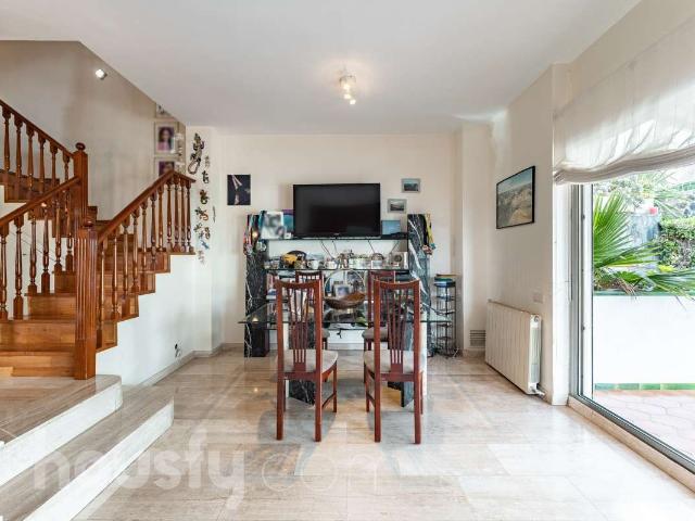 Casa adosada en venta en Castelldefels, Montmar. Casas adosadas.