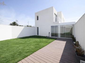 Villa en venta en Avenida Principe de Asturias, Madrid - Jardín