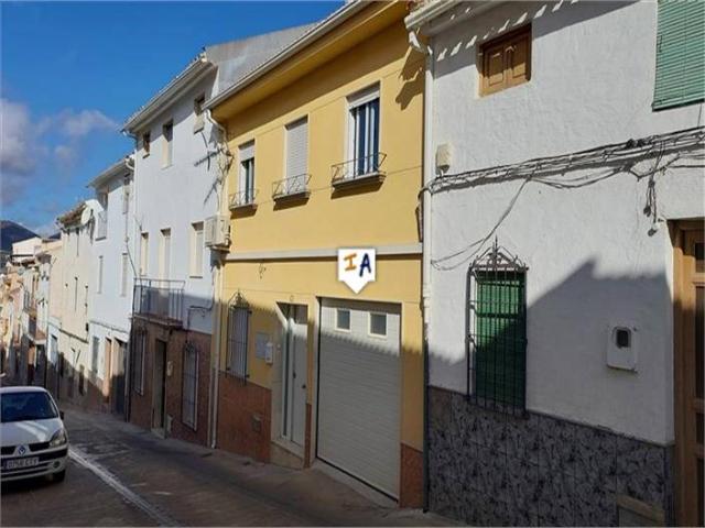 Casa adosada en Venta en Castillo de Locubín