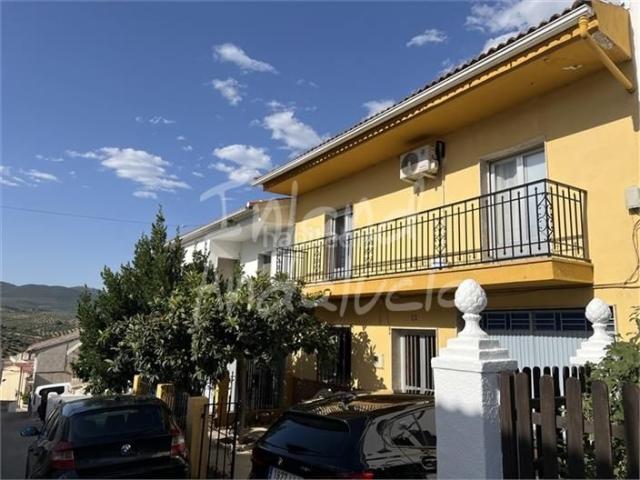 Casa adosada en venta en Castillo de Locubín. Casas adosadas Castillo de.