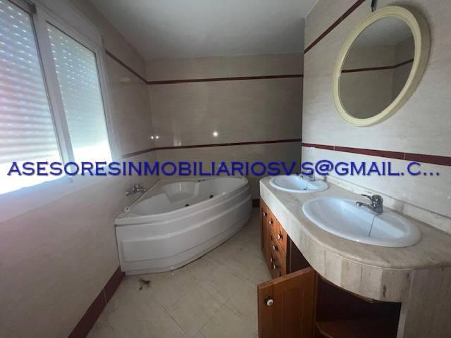 Casa adosada en Venta en Castilleja de Guzmán