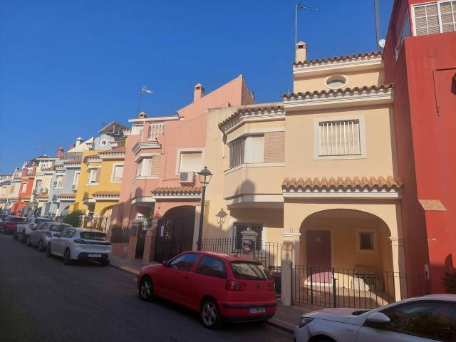Casa adosada en Venta en Castilleja de Guzmán