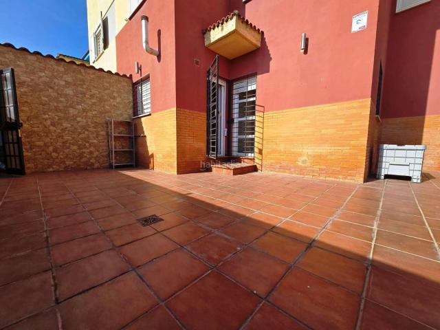 Casa adosada en venta en Castilleja de la Cuesta. Chalet adosado en esquina Castilleja de la Cuesta. Casas adosadas Castilleja de la.