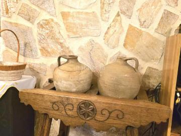 Casa adosada en venta en Castro Urdiales, Brazomar. En la turística localidad de CastroUrdiales Cantabria, ofrecemos un chalet adosado en una urbanización privada con jardines y pis. Casas adosadas.