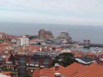 Casa adosada en venta en Castro Urdiales, Centro. Casas adosadas Castro.