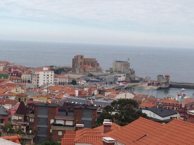 Casa adosada en venta en Castro Urdiales, Centro. Casas adosadas Castro.