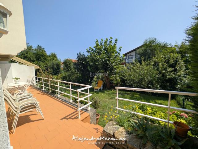 Casa adosada en venta en Castro Urdiales, Samano. Impecable, tranquila y cerca de todo. Lista para disfrutar 1er. día. Casas adosadas Castro.