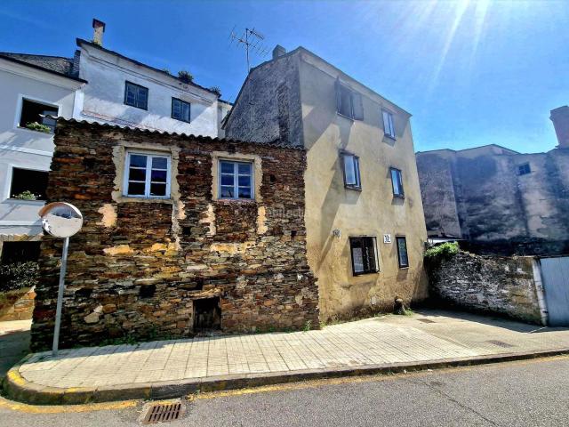 Casa adosada en venta en Castropol. CASA ADOSADA CON ENCANTO EN FIGUERAS, CASTROPOL 126 m2 3 DORMITORIOS. Casas adosadas.