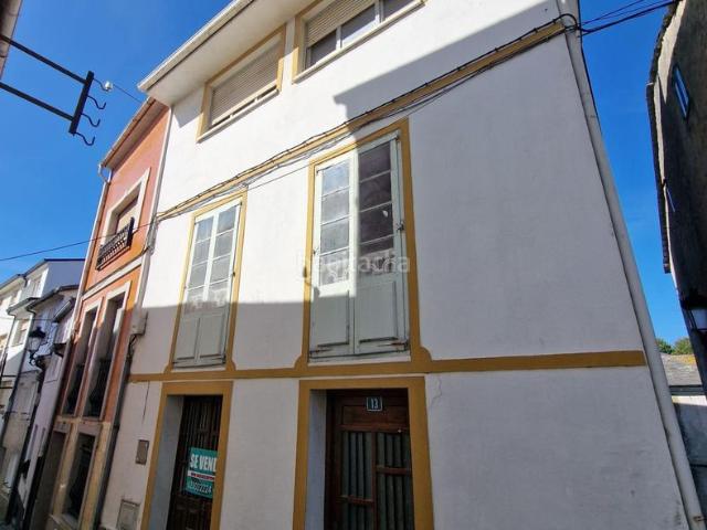 Casa adosada en venta en Castropol. GRAN CASA DE 241 M2 CON TERRAZA Y VISTAS A LA RÍA DEL EO FIGUERAS, CASTROPOL. Casas adosadas.