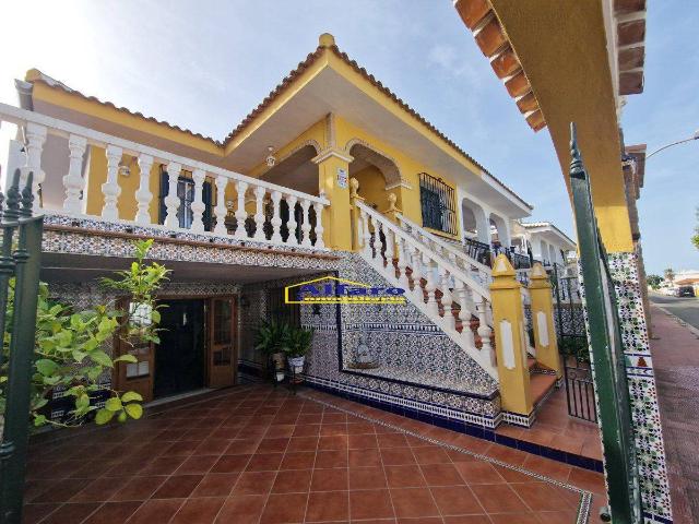 Casa adosada en Venta en Caño Guerrero