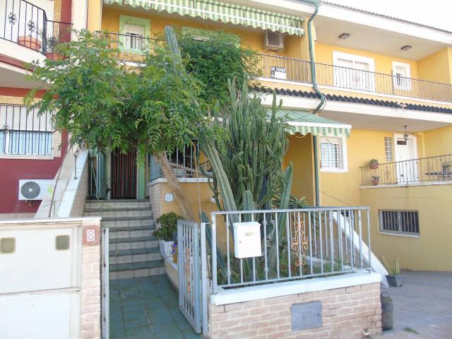 Casa adosada en Venta en Ceutí